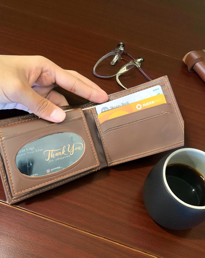 Brown Crocodile-Texture Leather Wallet – 2 Cash Pockets & 10 Card Slots (Latest Collection)