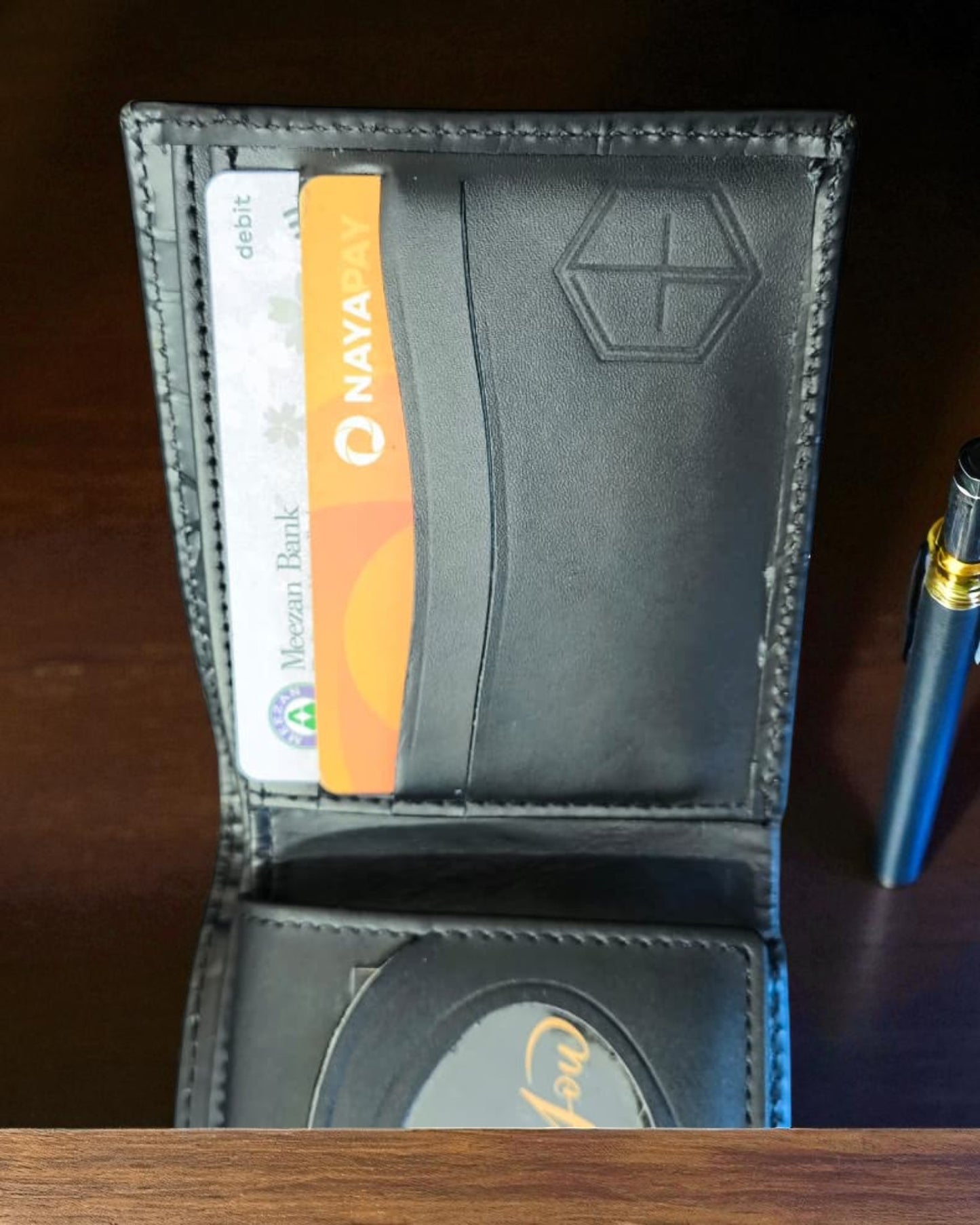 Black Crocodile-Texture Leather Wallet – 2 Cash Pockets & 10 Card Slots (Latest Collection)